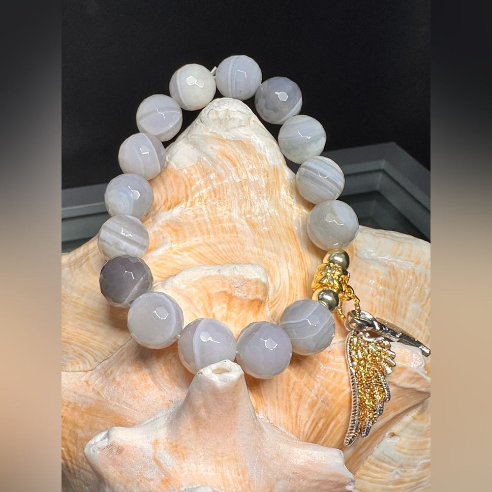 CHAMPAGNE AGATE BANDED + ANGEL WINGS STONES BRACELET Size 7” - Picture 3 of 9
